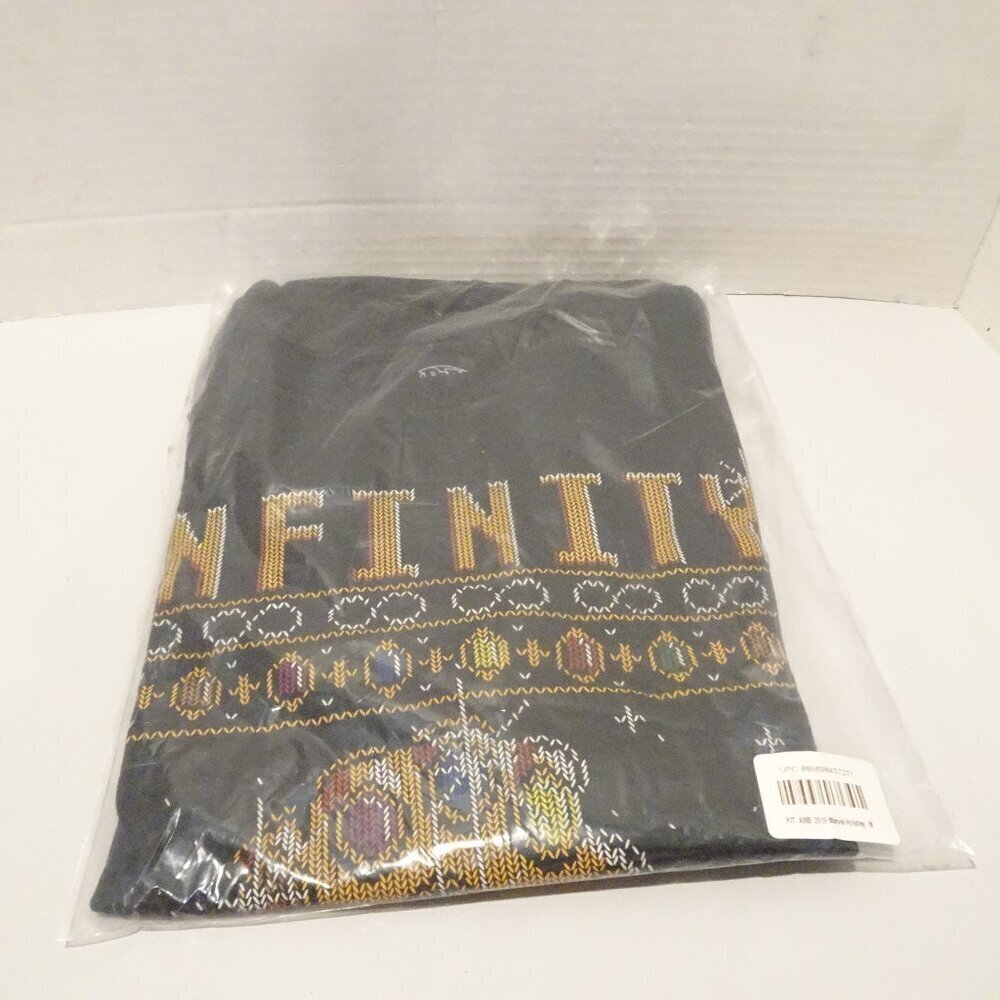 Funko Pop Avengers Infinity War Thanos Gauntlet T-Shirt Size M Holiday Christmas